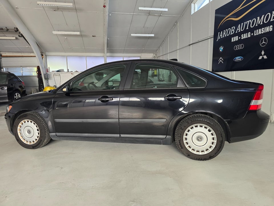 Volvo S40 1,6  4d