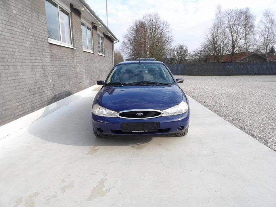 Ford Mondeo 1,6 Fashion 4d
