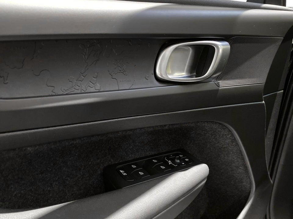 Volvo XC40 ReCharge Twin Plus 5d