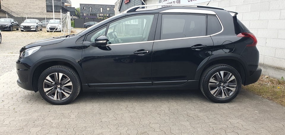 Peugeot 2008 1,2 PureTech 130 Selection Sky 5d