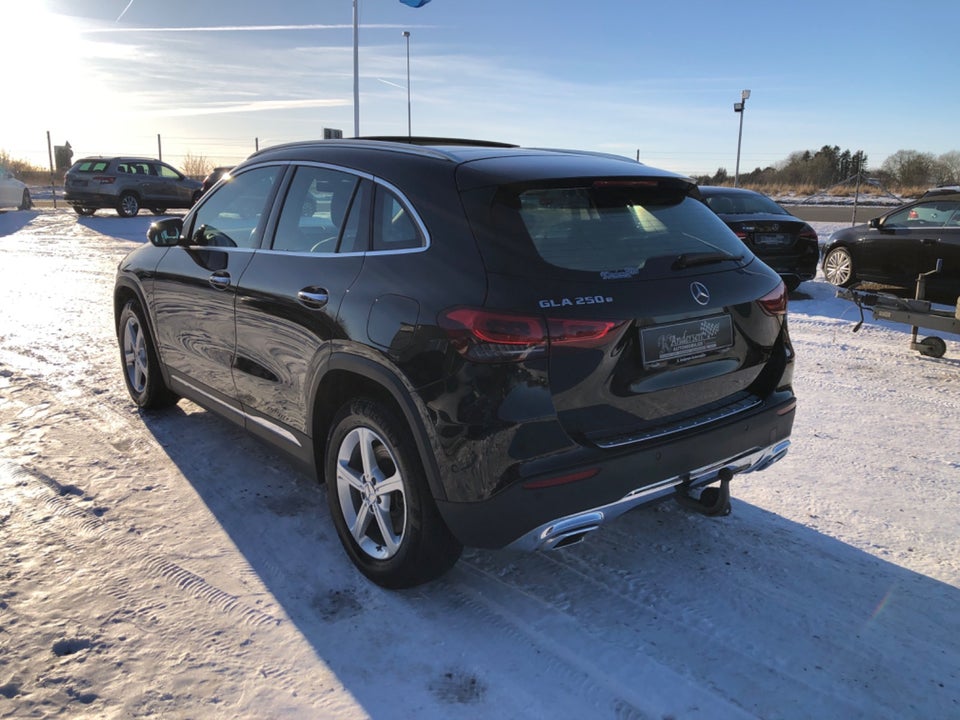 Mercedes GLA250 e 1,3 Progressive aut. 5d