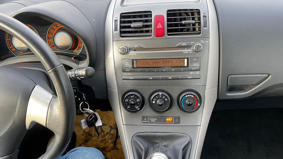 Toyota Auris 1,6 Luna+ 5d