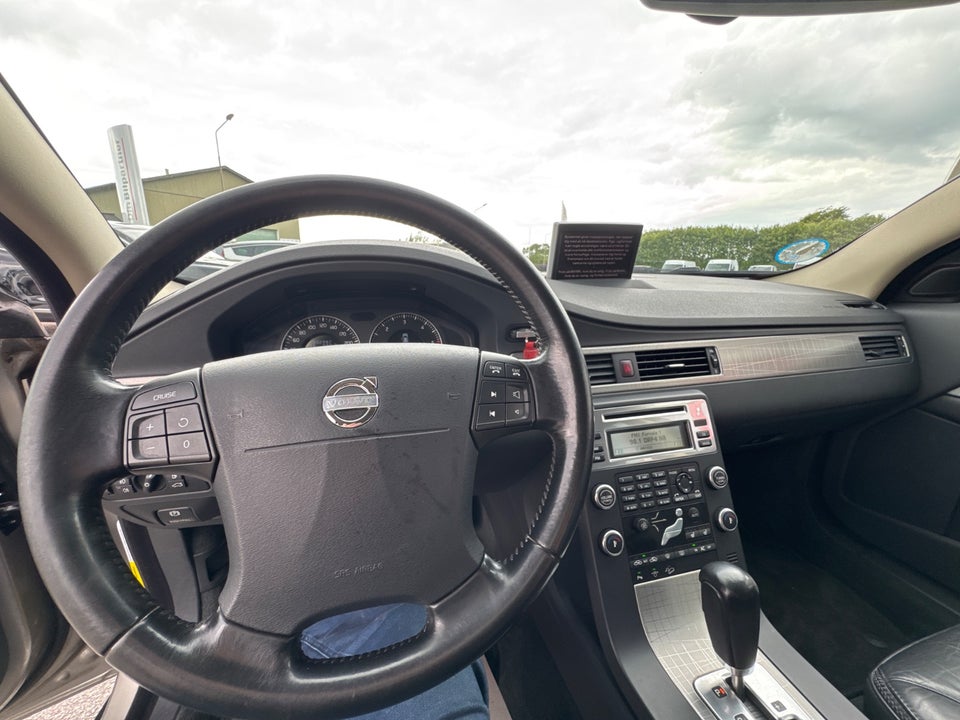 Volvo XC70 2,4 D5 185 Summum aut. AWD 5d
