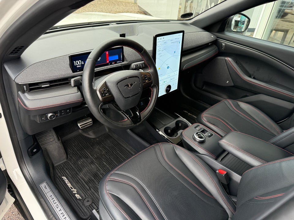 Ford Mustang Mach-E 98 Premium Extended Range AWD 5d