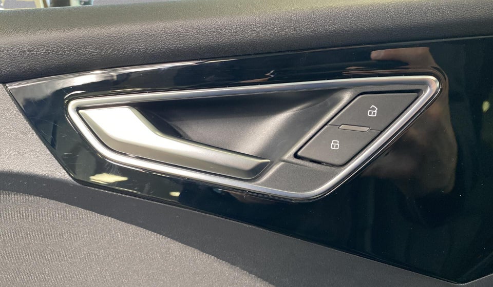 Audi Q4 e-tron 40  5d