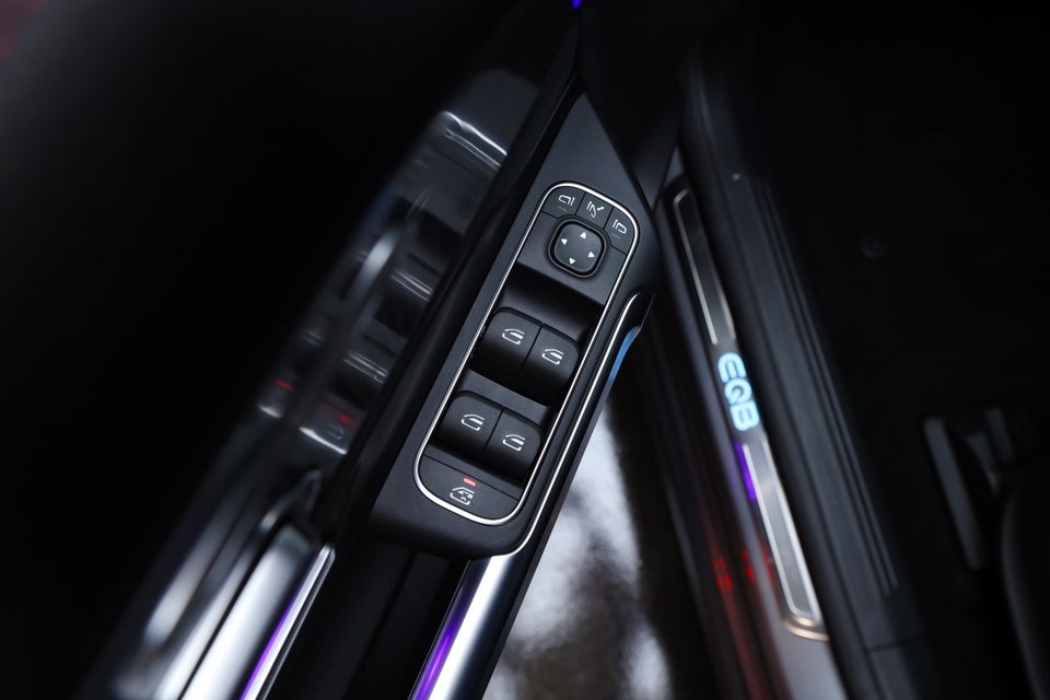 Mercedes EQB300 AMG Line 4Matic 5d