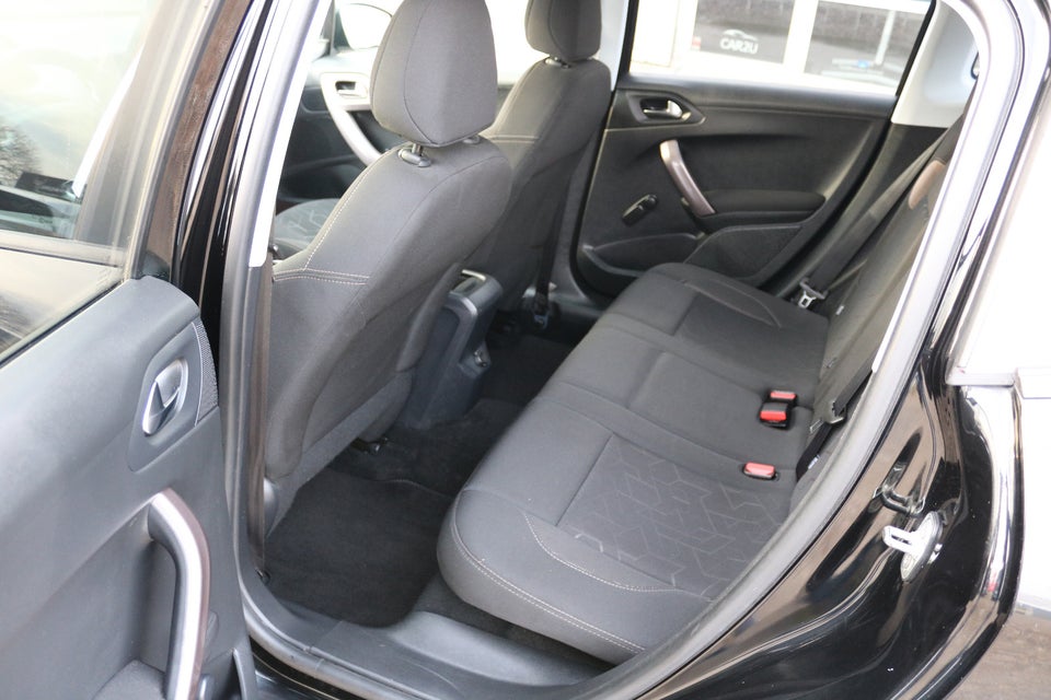 Peugeot 2008 1,2 VTi 82 Motion+ 5d