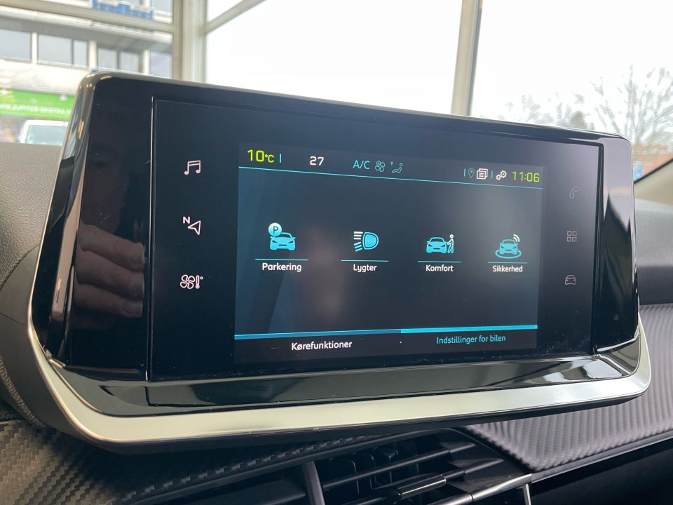 Peugeot e-208 50 Style 5d