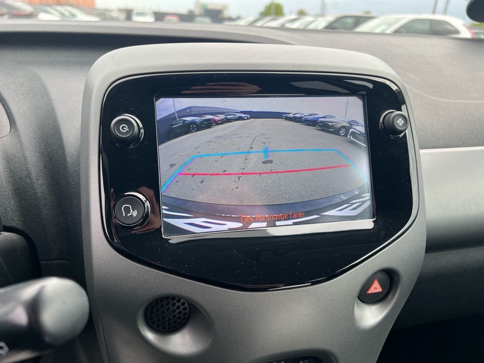 Toyota Aygo 1,0 VVT-i x-press 5d