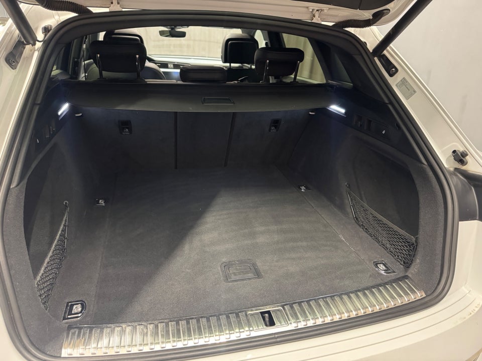 Audi e-tron 55 S-line quattro 5d