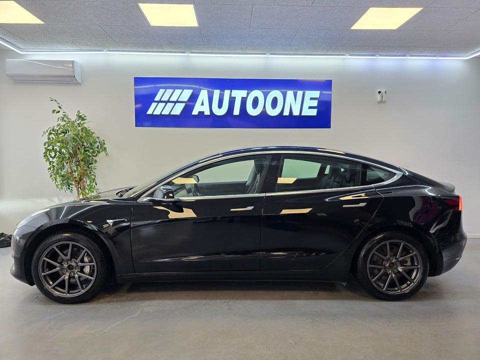 Tesla Model 3 Long Range AWD 4d
