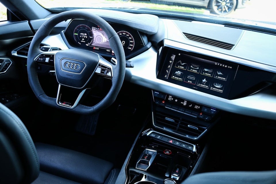 Audi RS e-tron GT quattro 4d