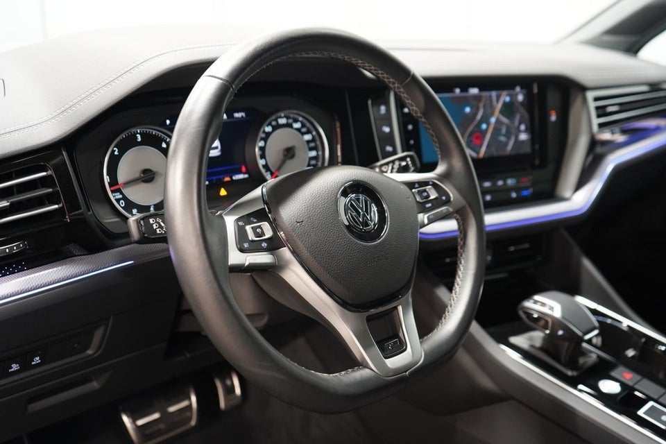 VW Touareg 3,0 TDi 286 R-line aut. 4Motion Van 5d
