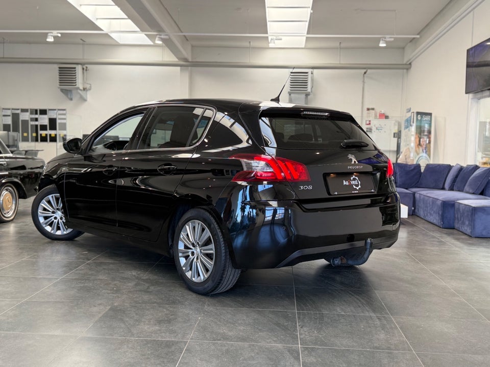 Peugeot 308 1,5 BlueHDi 130 Allure Sky 5d