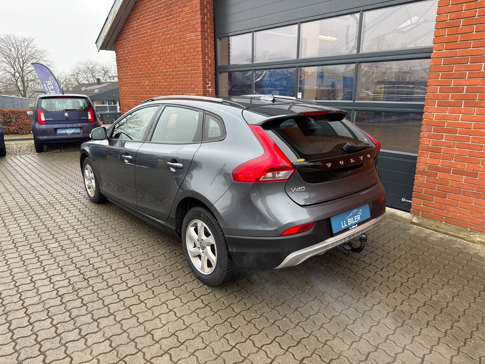 Volvo V40 CC 1,6 D2 115 Kinetic aut. 5d
