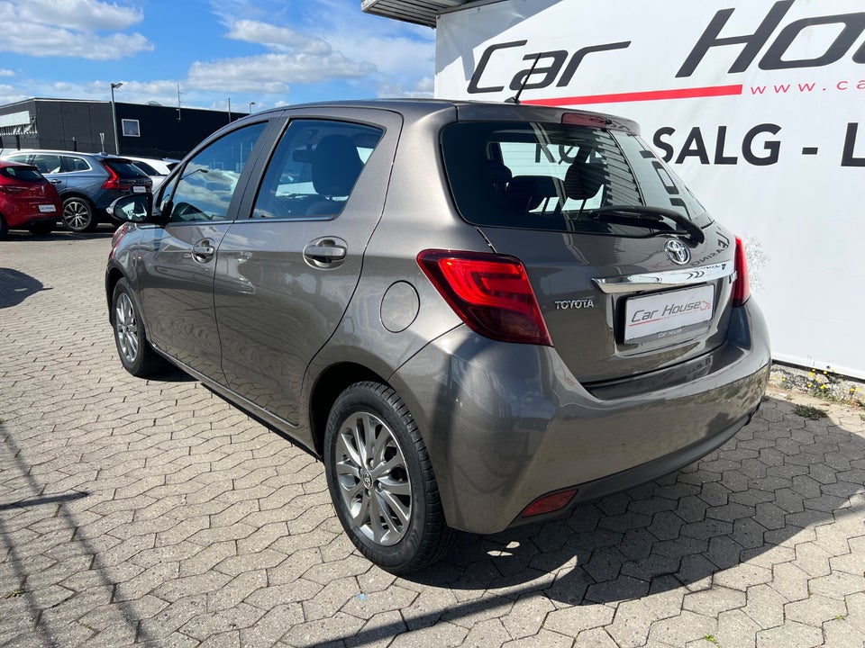 Toyota Yaris 1,0 VVT-i T2 Komfort 5d