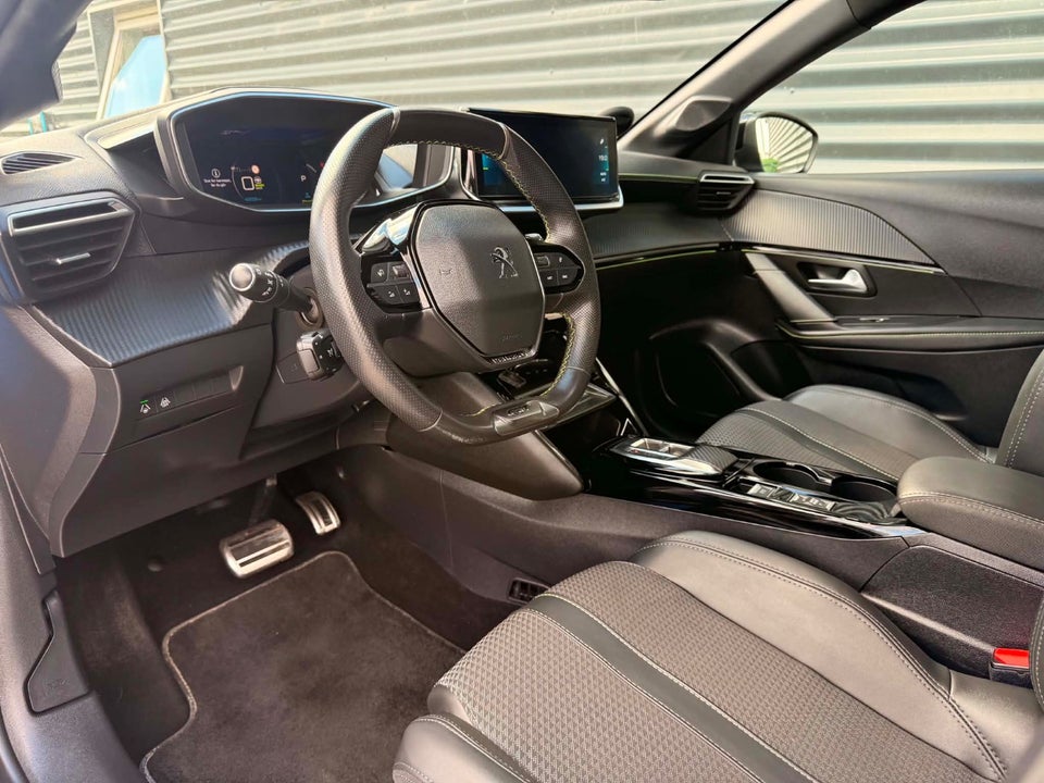Peugeot e-208 50 GT Van 5d