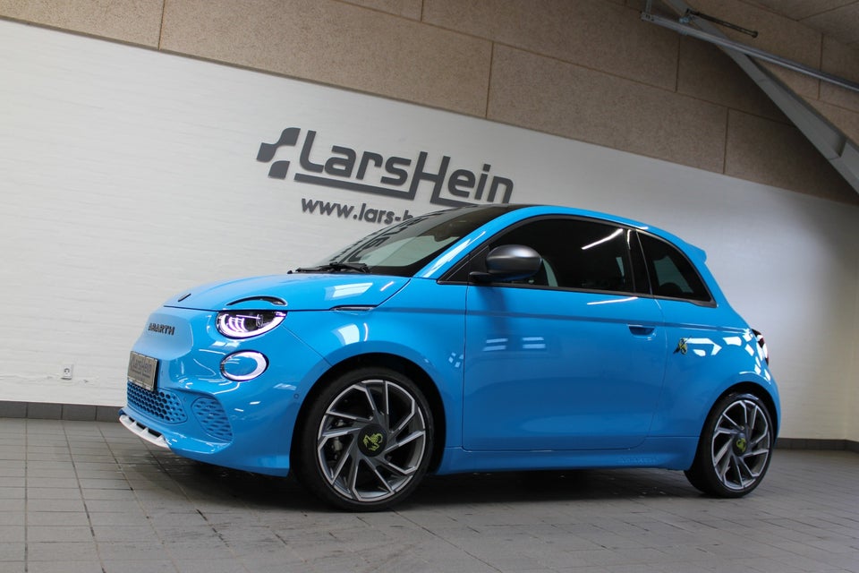 Abarth 500e Scorpionissima 3d