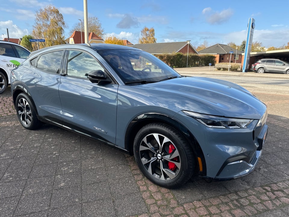 Ford Mustang Mach-E Premium Extended Range AWD 5d