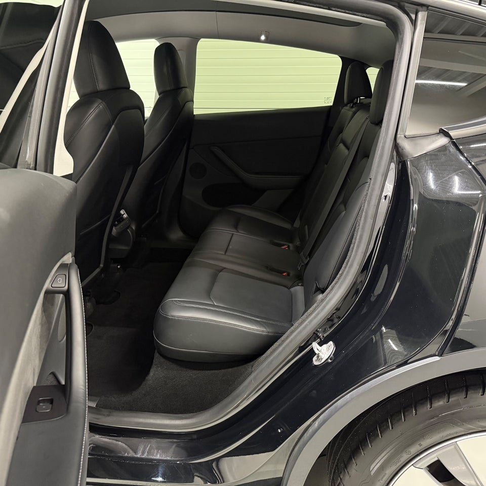 Tesla Model Y Long Range AWD 5d