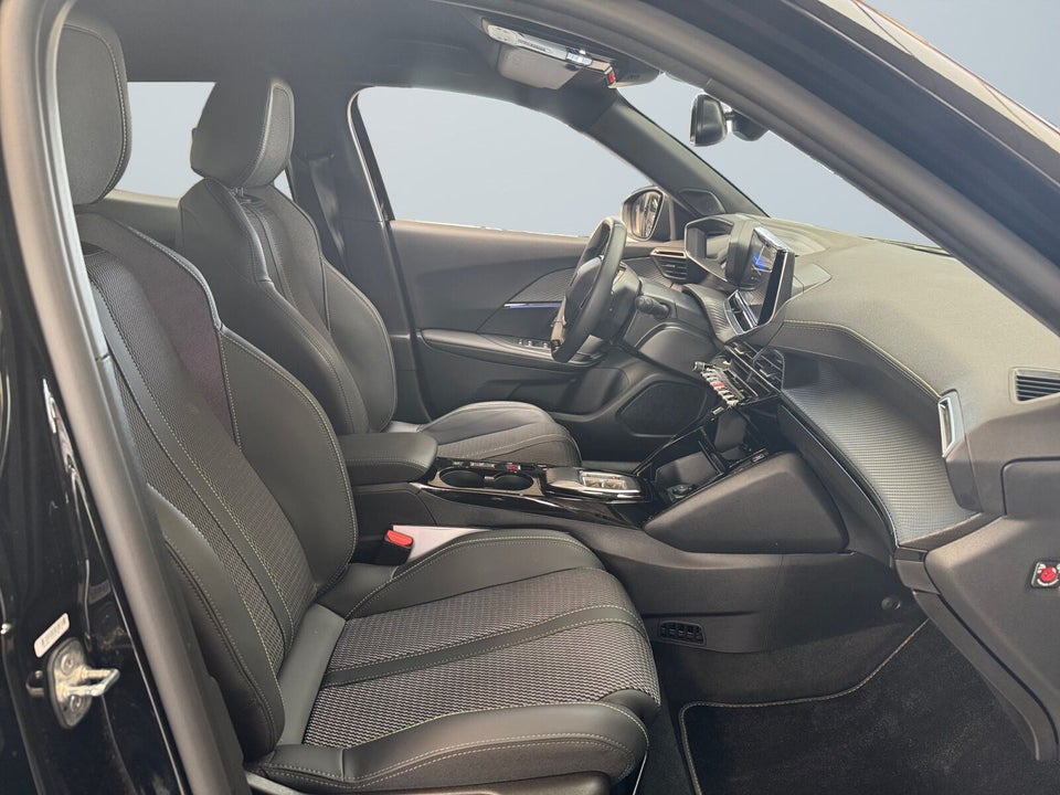 Peugeot e-2008 54 GT 5d