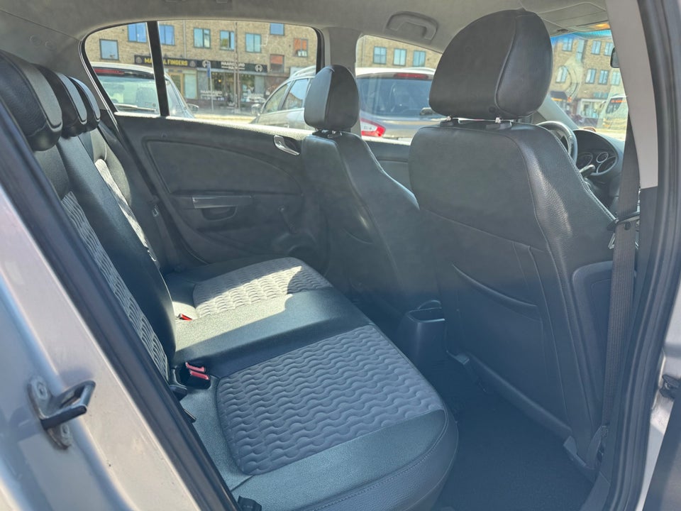 Opel Corsa 1,4 16V Cosmo 5d