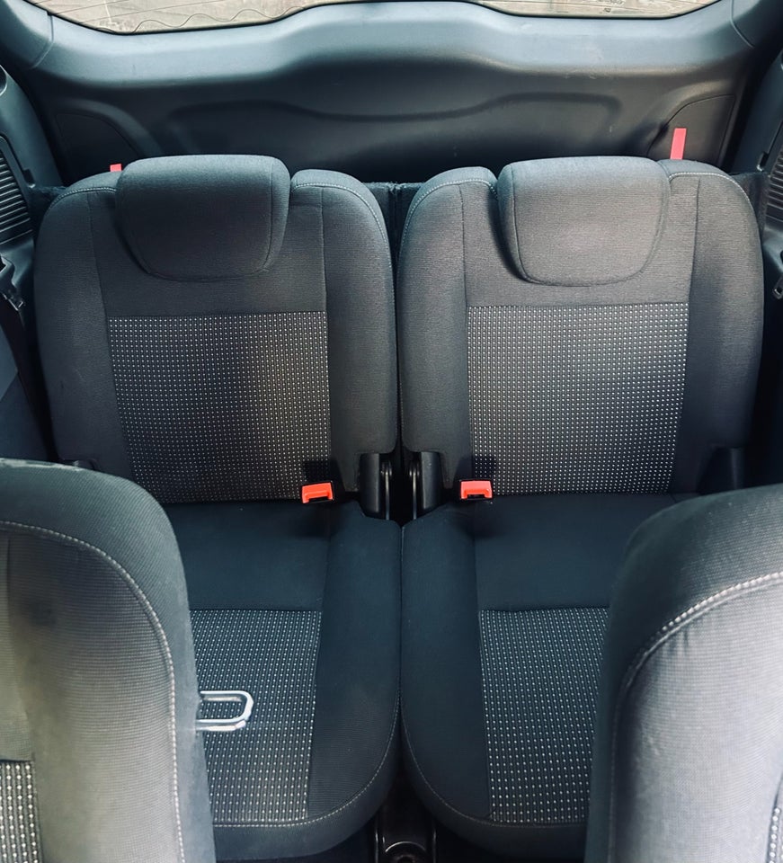 Ford Grand C-MAX 1,6 TDCi 115 Trend 5d