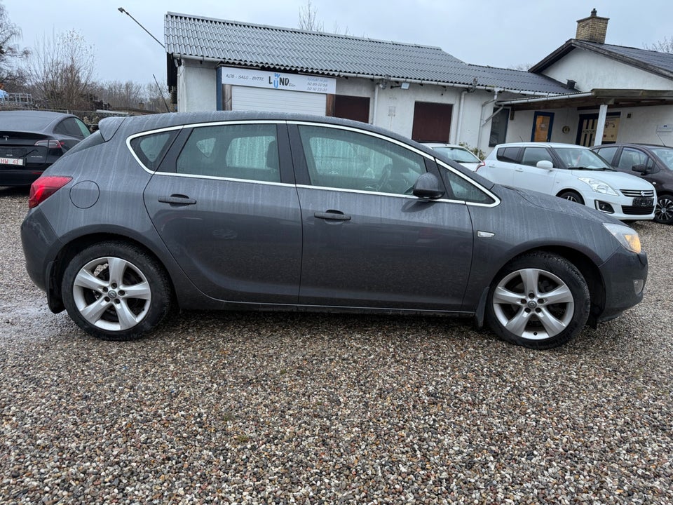 Opel Astra 1,6 Sport aut. 5d