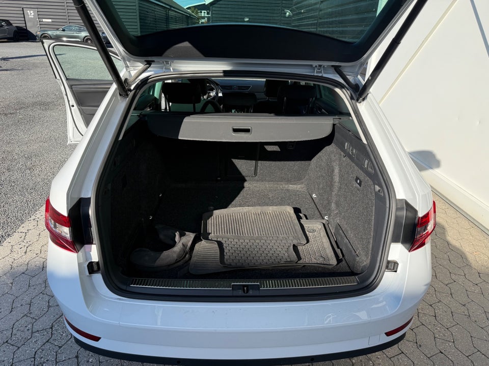 Skoda Superb 1,5 TSi 150 Style Combi DSG 5d