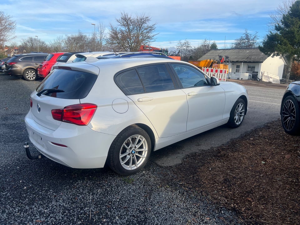 BMW 118i 1,5 Advantage aut. 5d