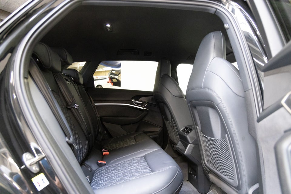 Audi Q8 e-tron 55 S-line quattro 5d