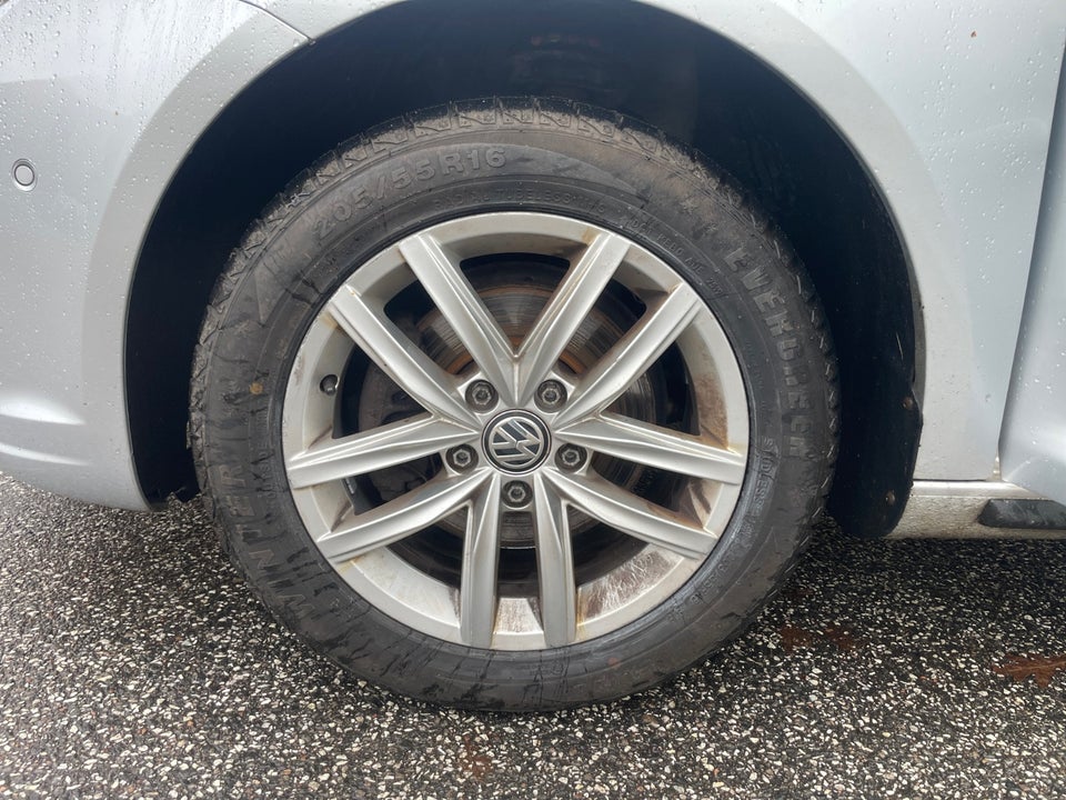 VW Touran 1,6 TDi 105 Comfortline DSG BM Van 5d