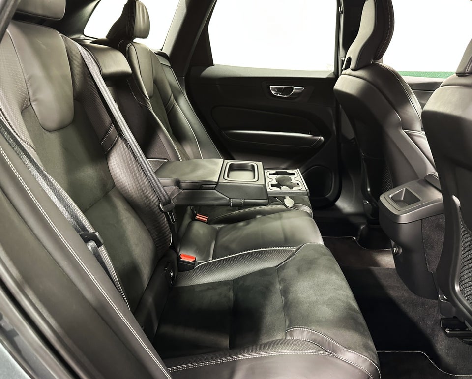 Volvo XC60 2,0 D4 190 R-Design aut. 5d