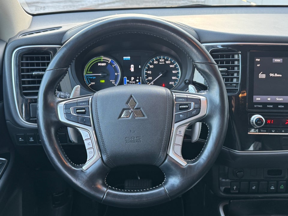 Mitsubishi Outlander 2,4 PHEV Intense CVT 4WD 5d