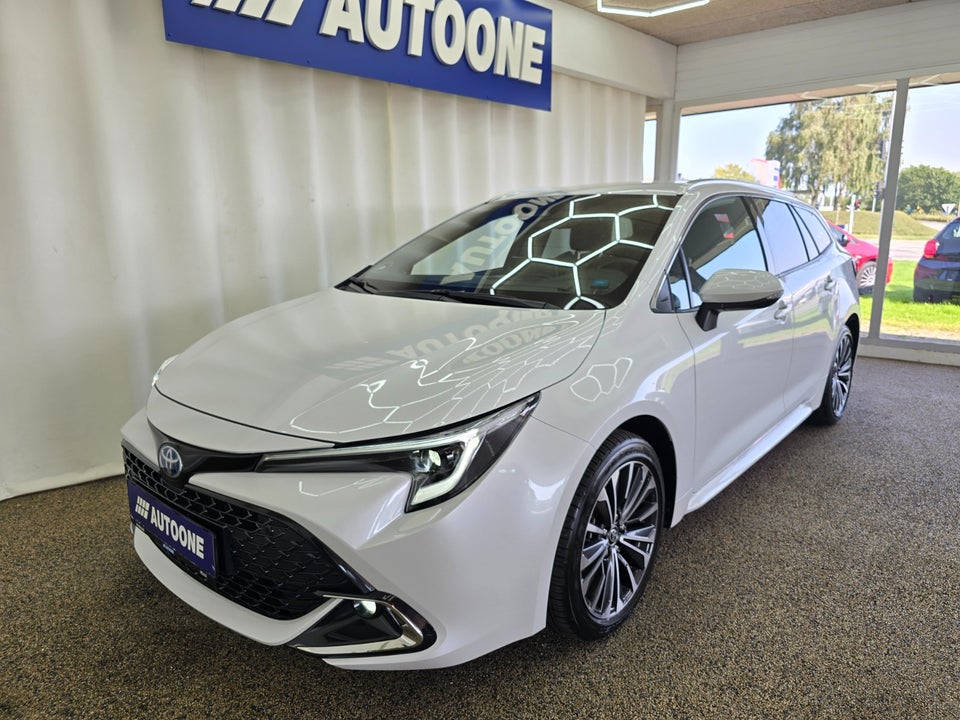 Toyota Corolla 1,8 Hybrid Style Touring Sports e-CVT 5d