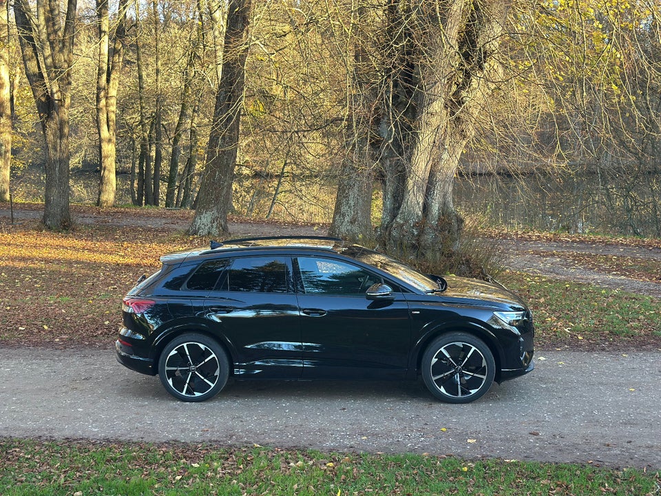 Audi Q4 e-tron 55 S-line quattro 5d