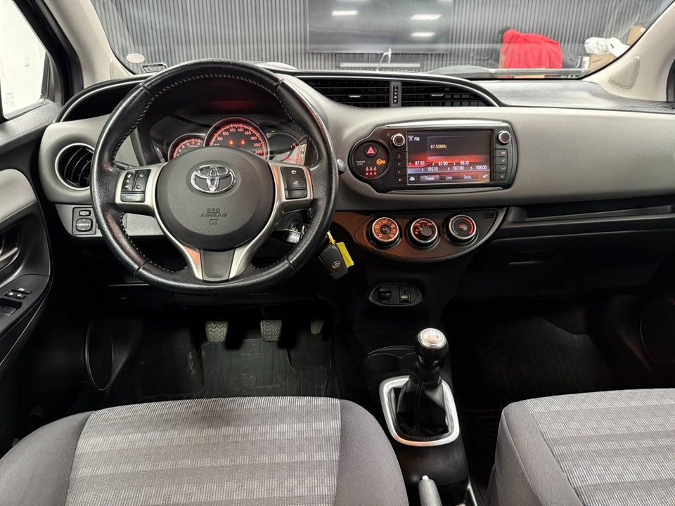 Toyota Yaris 1,0 VVT-i T2 Komfort 5d
