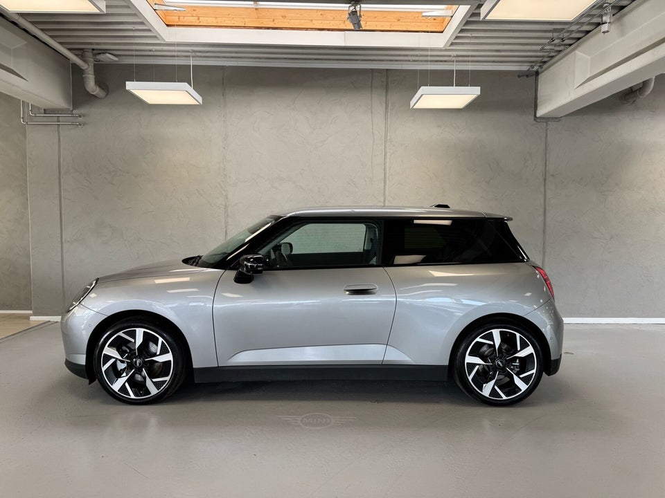 MINI Cooper E Classic Trim L 3d