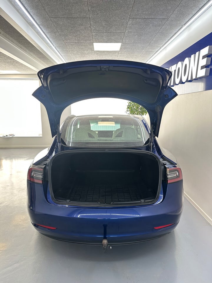 Tesla Model 3 Standard Range+ RWD 4d