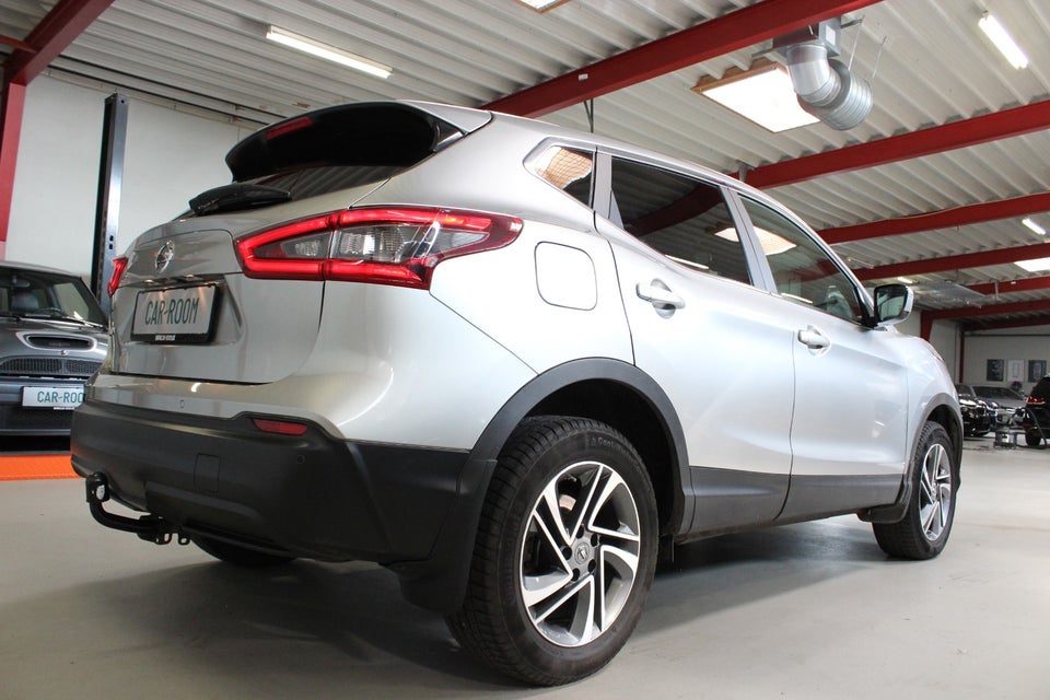 Nissan Qashqai 1,6 Dig-T 163 Acenta 5d