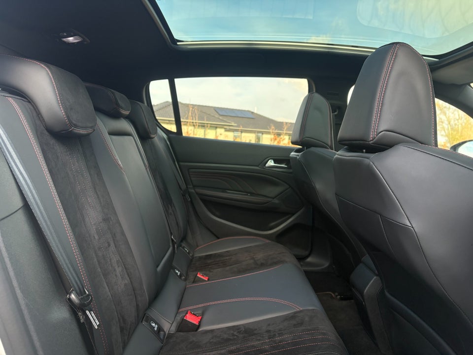 Peugeot 308 1,6 e-THP 270 GTi Performance 5d