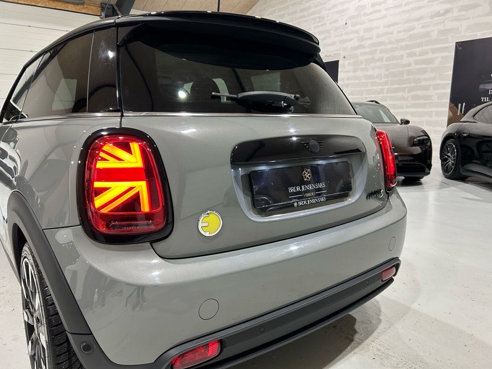 MINI Cooper SE Classic Trim 3d