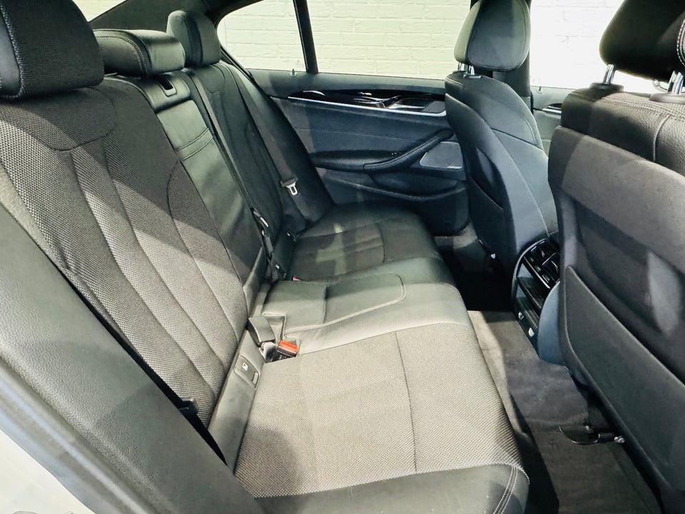 BMW 530d 3,0 Sport Line aut. 4d