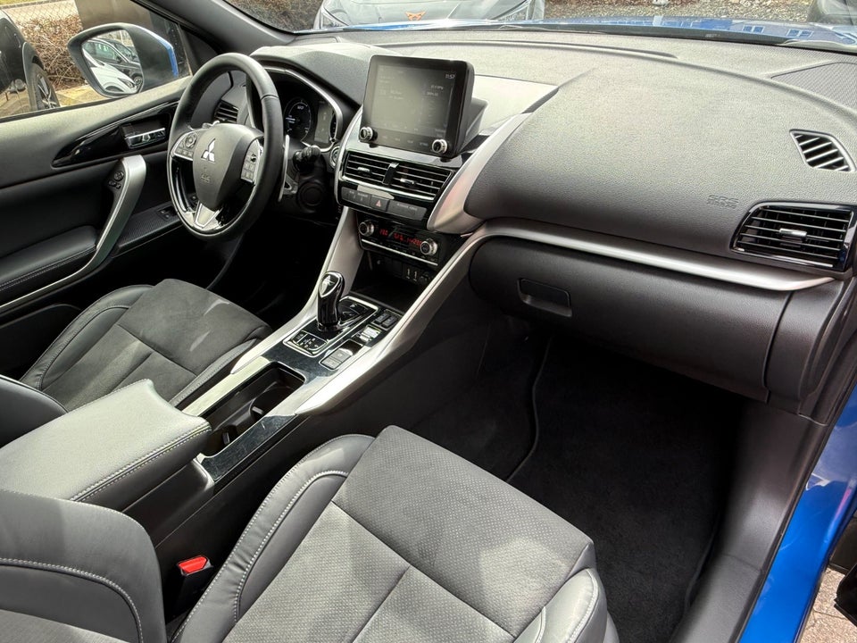 Mitsubishi Eclipse Cross 2,4 PHEV Intense CVT 4WD 5d