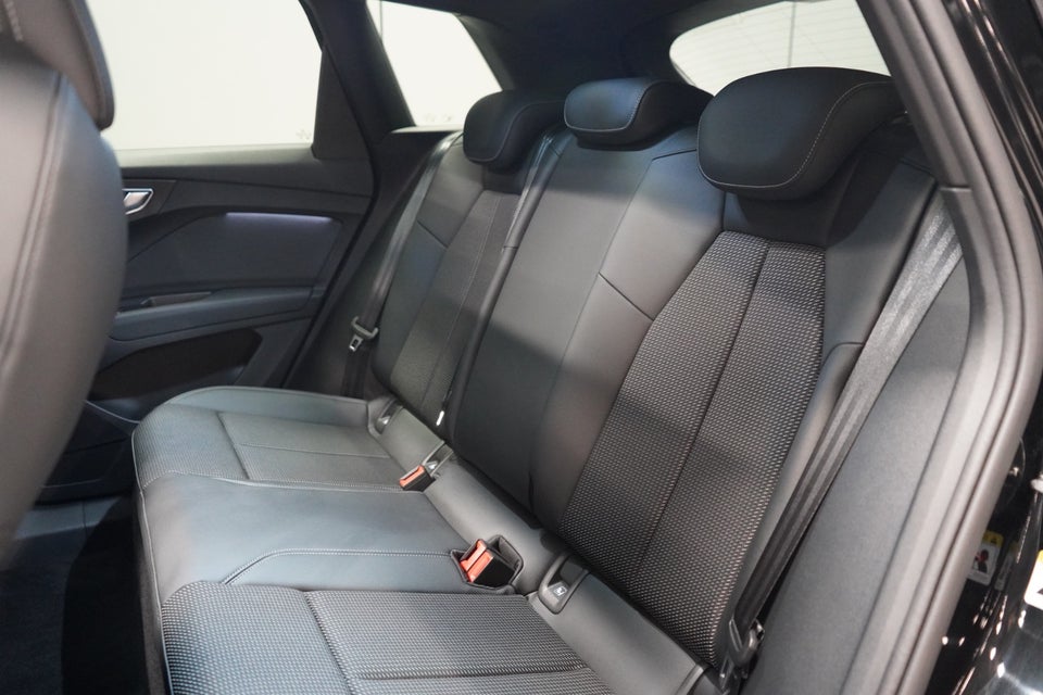 Audi Q4 e-tron 45 S-line 5d