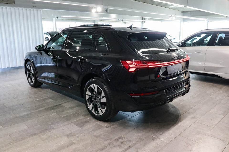 Audi Q8 e-tron 55 S-line Black Edition quattro 5d