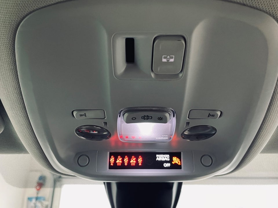 Peugeot 308 1,2 PureTech 130 Allure Sky 5d