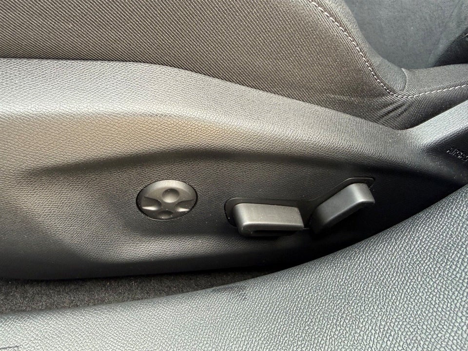Opel Astra-e 54 Ultimate 5d