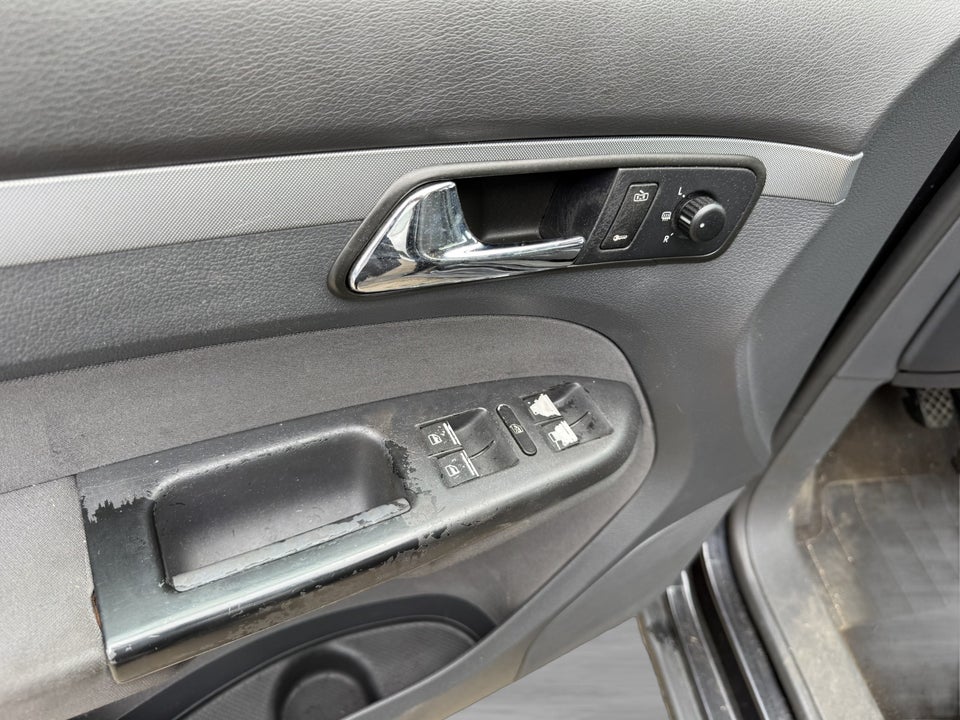 VW Touran 2,0 FSi Trendline 7prs 5d