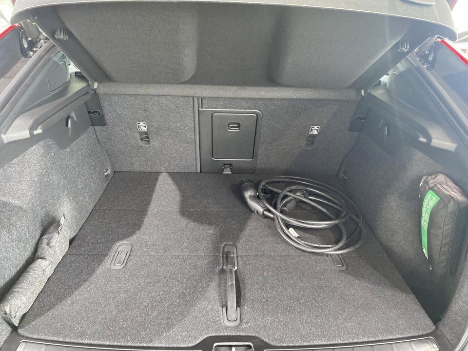 Volvo EC40 Extended Range Black Edition 5d